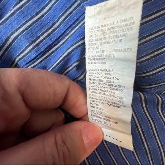 Van Heusen Classic Fit Size Large 16-16 1/2 - Picture 3 of 8